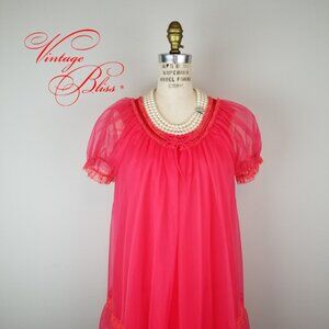 Romantic Vintage 1950's 2 pc Set Watermelon Red Lace Bridal Peignoir Set * Med